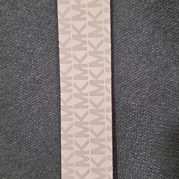 MICHAEL Michael Kors Reversible Belt with Gold Buckle. NWT! Size L - Picture 4 of 5